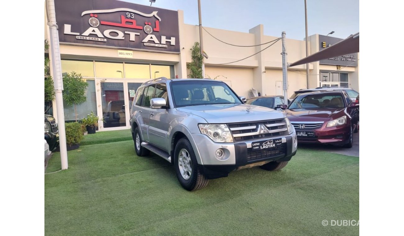 Mitsubishi Pajero Mitsubishi PAGERO MODEL 2008 SILVER COULOUR NUMBER ONE SUN ROOF LEATHER SEATS RINGAT SENSORO