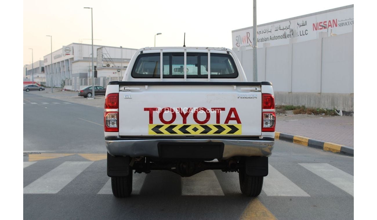 تويوتا هيلوكس تويوتا هيلوكس 2015 دبل كابينه بحالة متازة بدون حوادث نظيفه جدا من الداخل والخارج