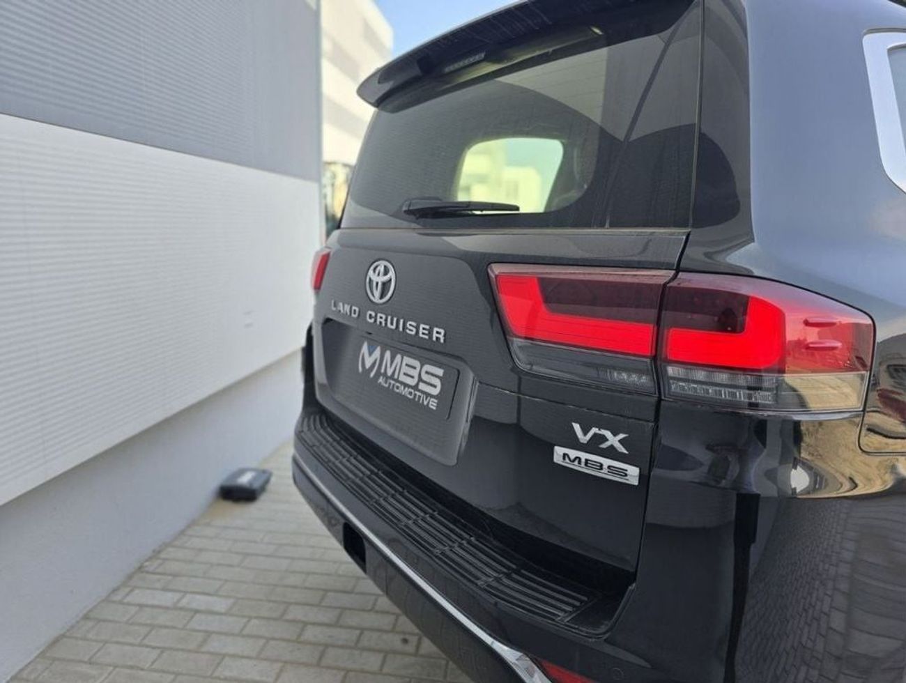 تويوتا لاند كروزر VX 3.5L PETROL A/T WITH MBS AUTOBIOGRAPHY VIP 4 SEAT AND ROOF STAR LIGHT