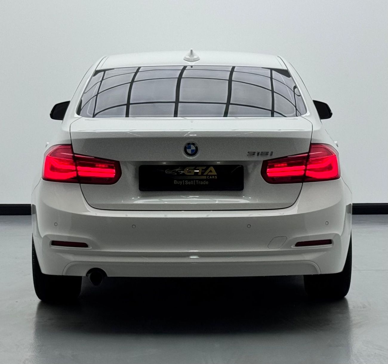 BMW 318i Std 1.5L 2017 BMW 318i, Full Agency Service History, Low km, Excellent Condition, GCC