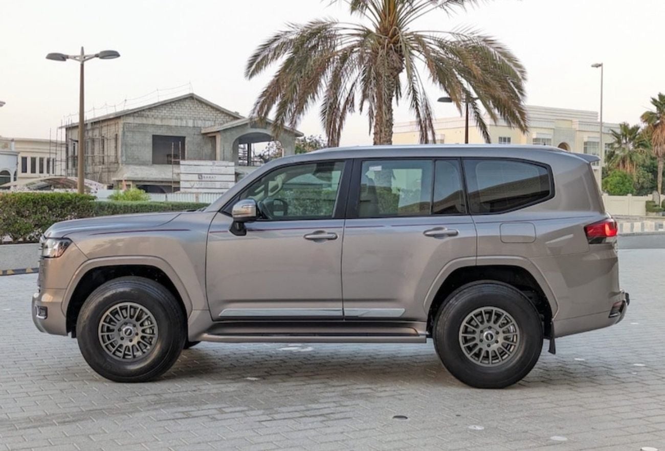 تويوتا لاند كروزر GXR 2023 DIESEL TWIN TURBO GCC IN EXCELLENT CONDITION
