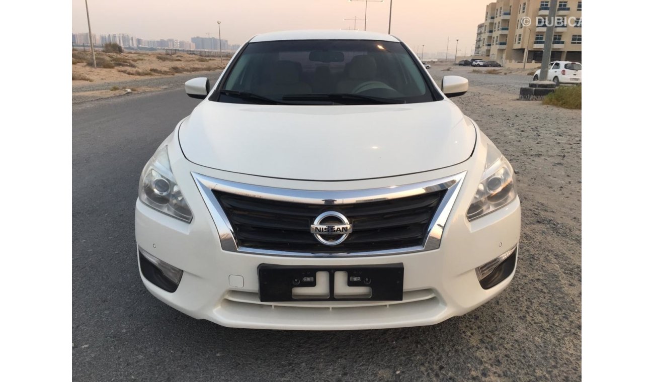 نيسان ألتيما 699 MONTHLY SV 2.5L GCC SPECS