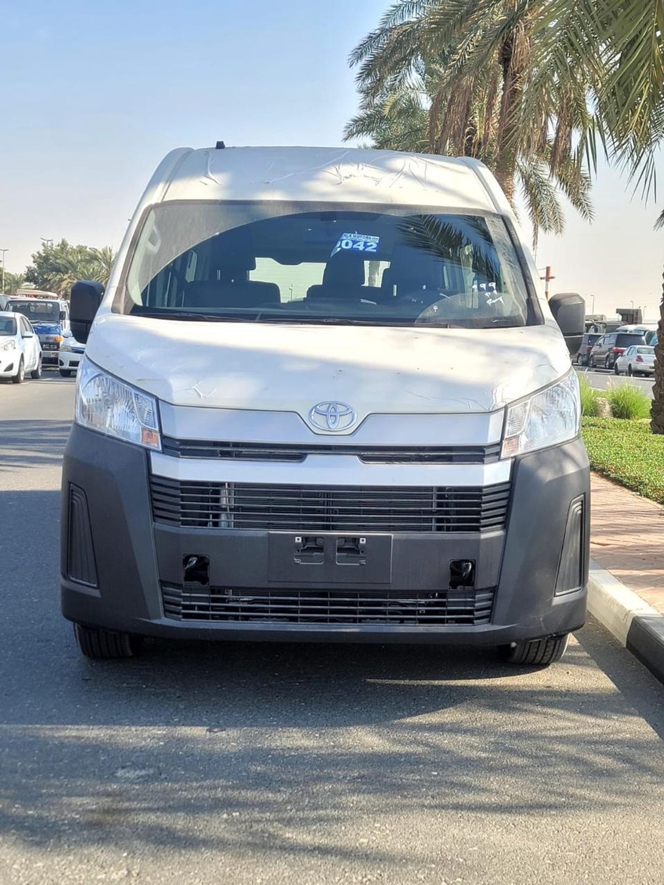 Toyota Hiace DLS -High Roof Commuter 2.8L M/T