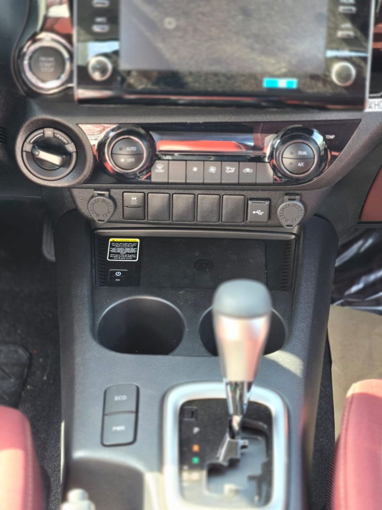 Toyota Hilux 2.7L PETROL A/T GLXS SPS DOUBLE CABIN FULL OPTION PICKUP