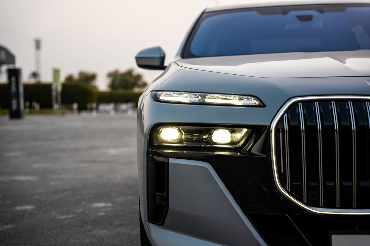 BMW 740i | M Sport Package | GCC Specs | Dealer Warranty & Service Contract till Dec 2027