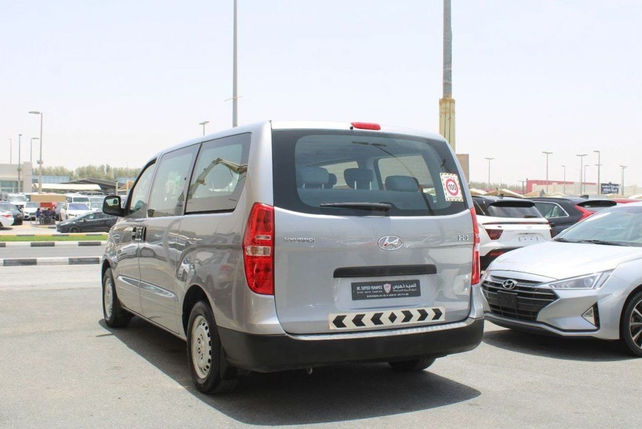 Hyundai H-1 Hyundai H1 - 2019 - GCC - Accident-Free - 2.4L  - (9 Seats) - Excellent Condition