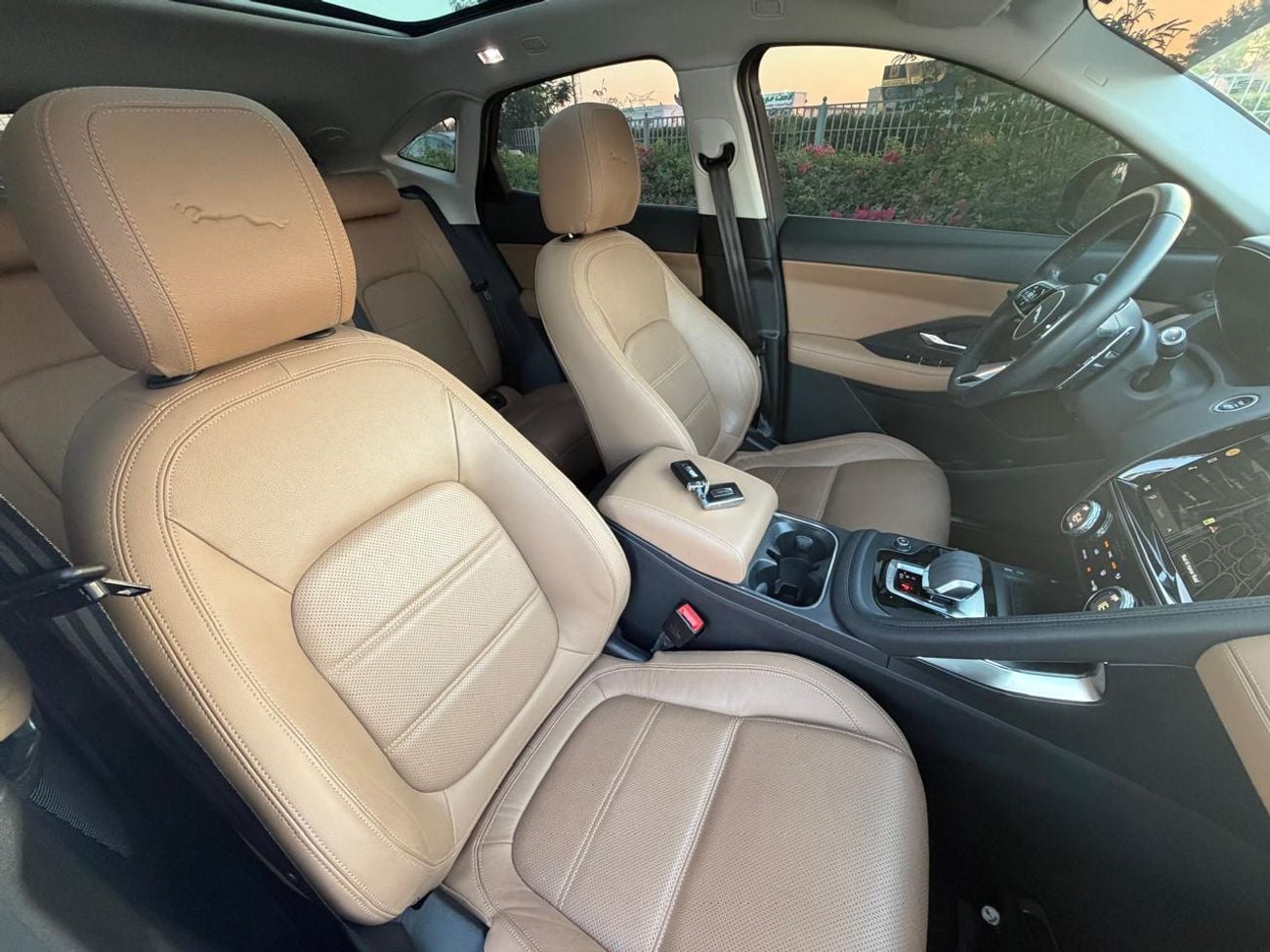 جاكوار E Pace SE