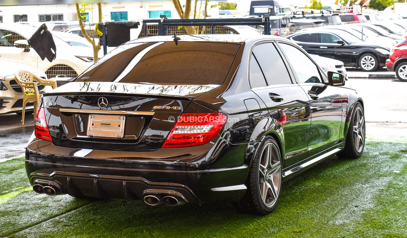 Mercedes Benz C63 AMG