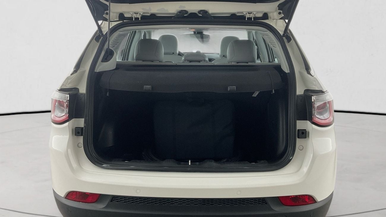 جيب كومباس Limited | شامل الضمان | 0 ﺪﻔﻋﺓ ﺃﻮﻟﻯ