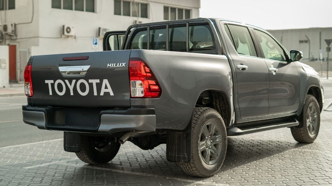 تويوتا هيلوكس SGLX S GLX 2.4L AWD A/T 2.4L DSL DC 4X4 Active Comfort A/T 2025YM