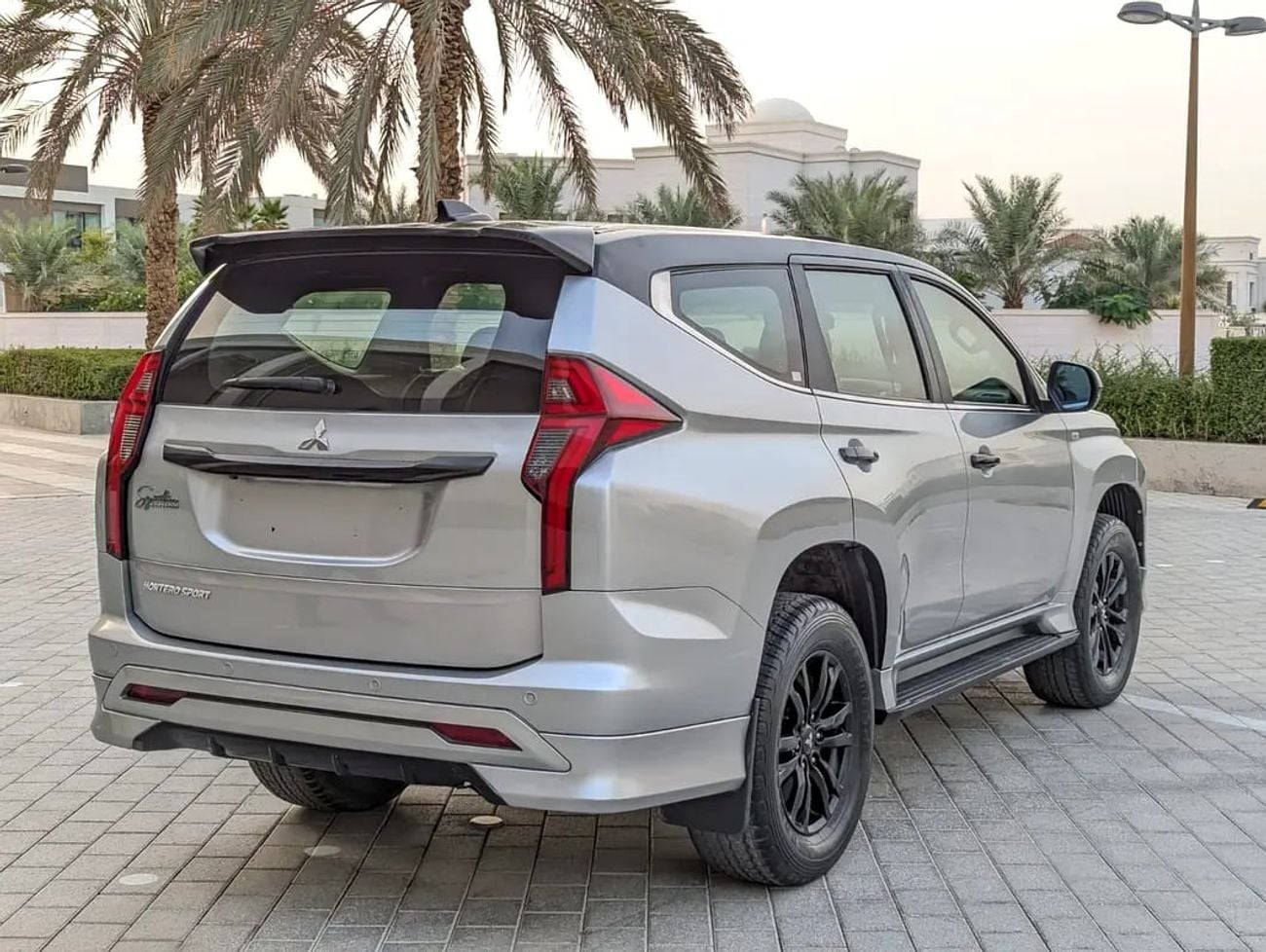 ميتسوبيشي مونتيرو سبورت SIGNATURE EDITION GCC ACCIDENT FREE IN EXCELLENT CONDITION