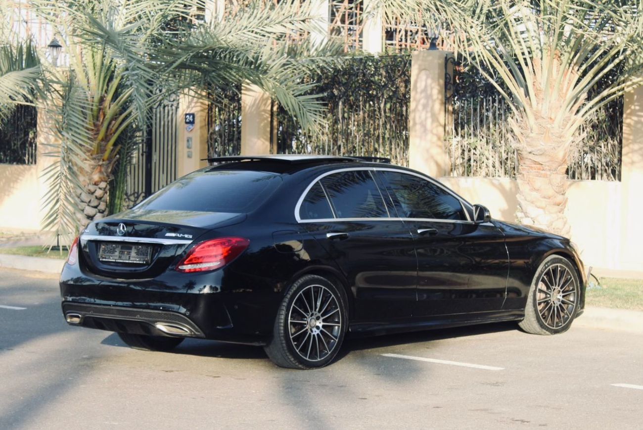 Mercedes-Benz C 200 Mercedes-Benz C200 | AMG Package | GCC Specification | Original Condition  A stylish and well-mainta