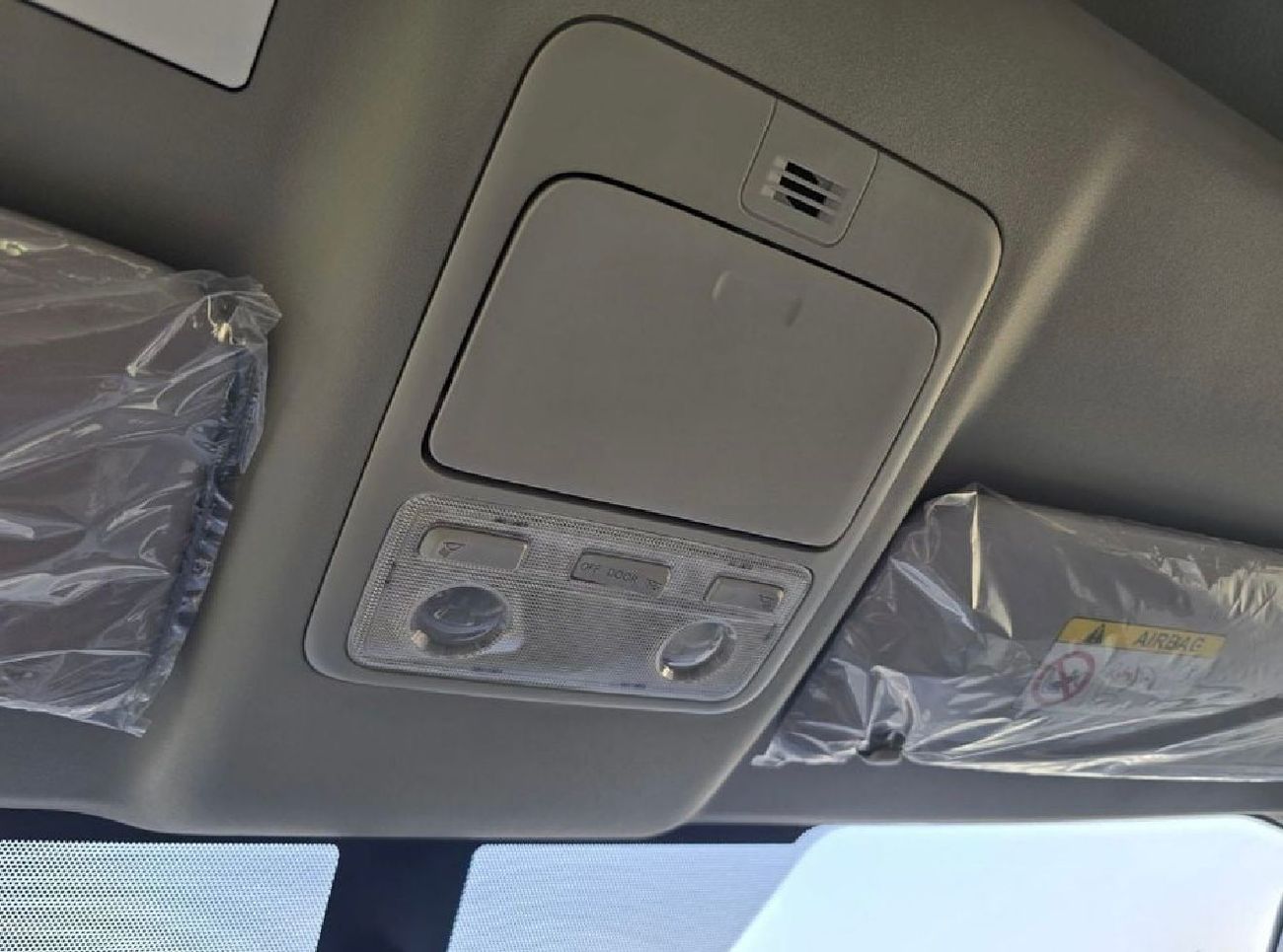 Toyota Hiace DLS-HIGH ROOF commuter 2.8L M/T