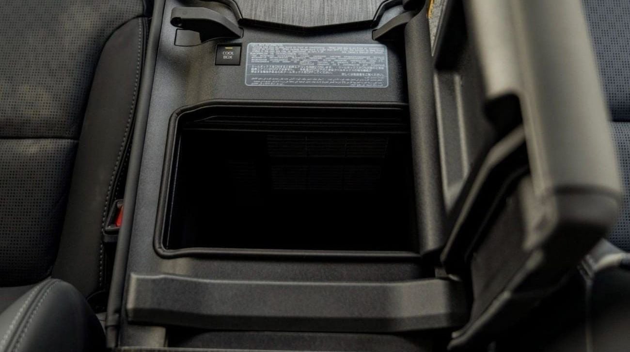 Toyota Land Cruiser GR-S LC300 GR SPORT 3.3D AT MY2024 – BLACK