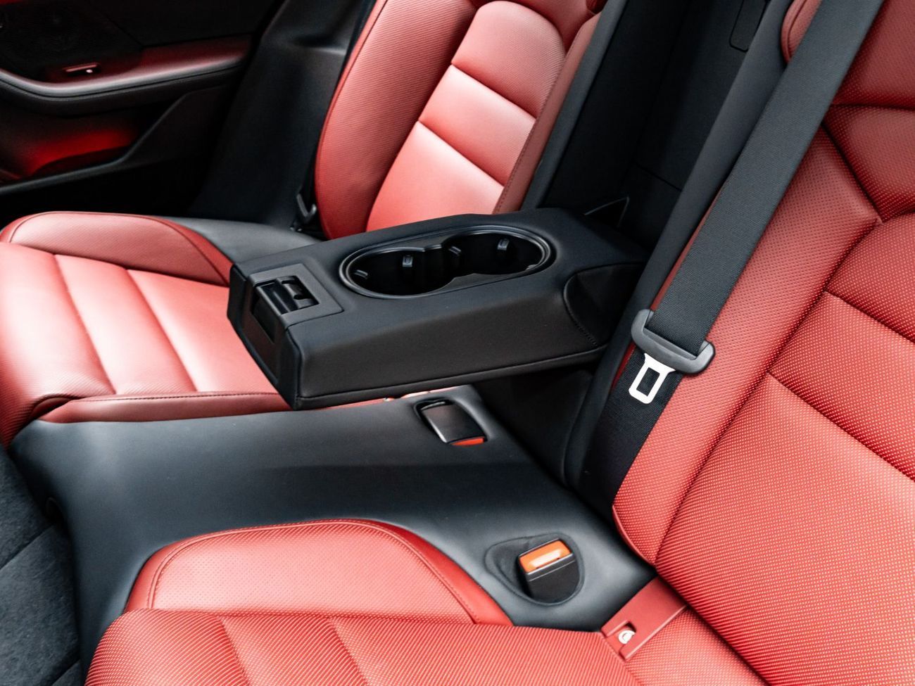 Porsche Taycan Base 2021 Porsche Taycan, 2026 Porsche Warranty, Full Service History, Low KMs, GCC