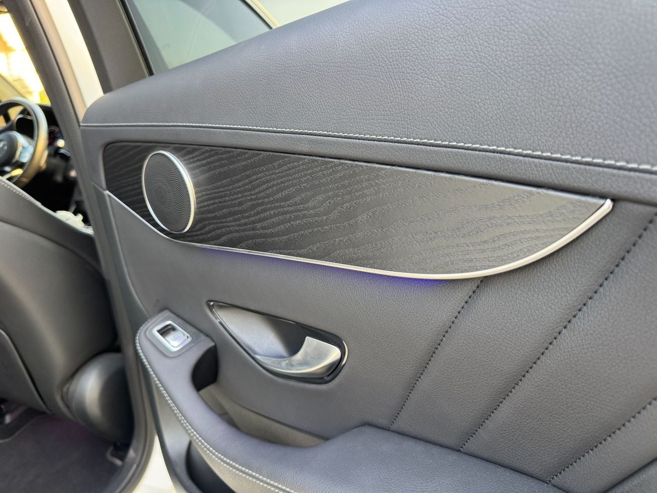 مرسيدس بنز GLC 300 4MATIC كوبيه