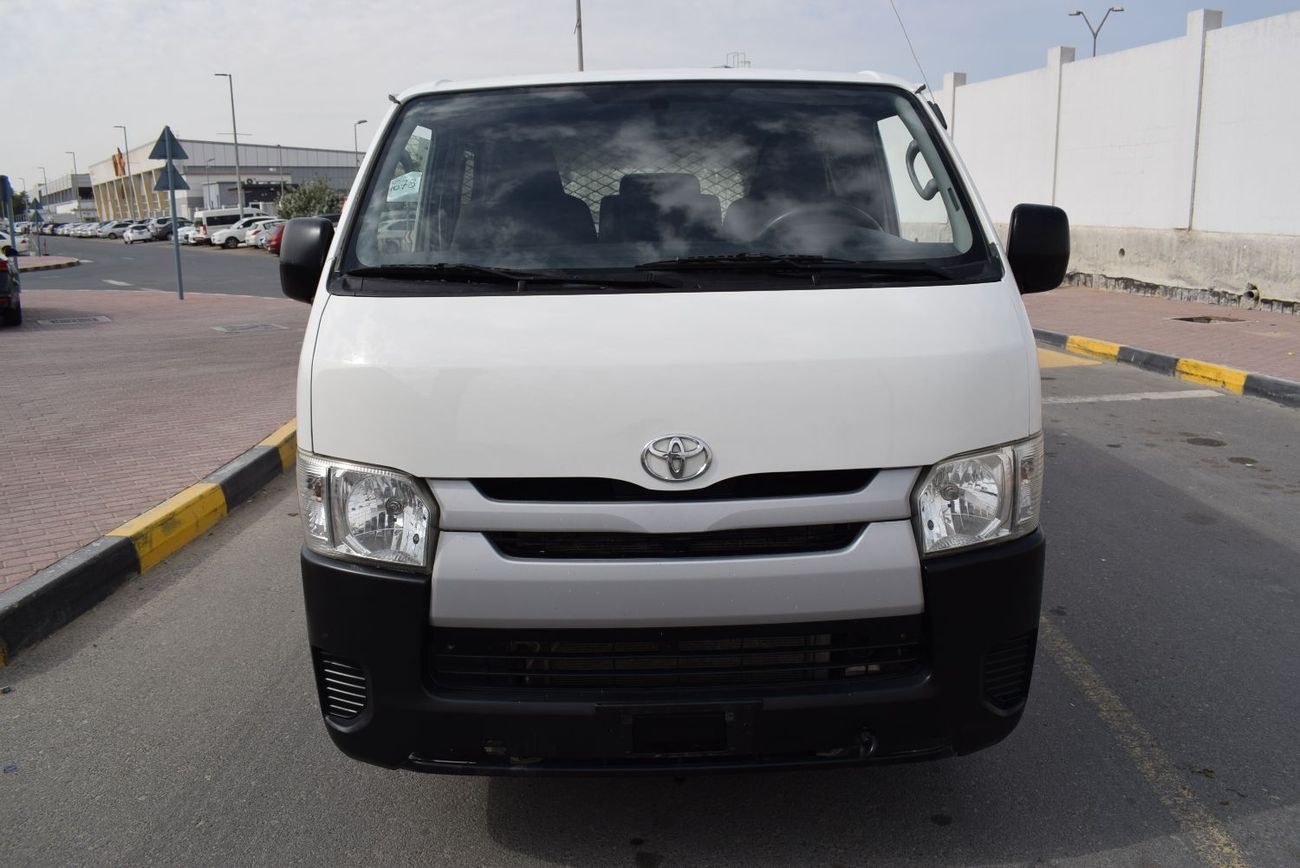 Toyota Hiace Toyota Hiace GL - Standard Roof 2.7L, Model:2016. Excellent condition