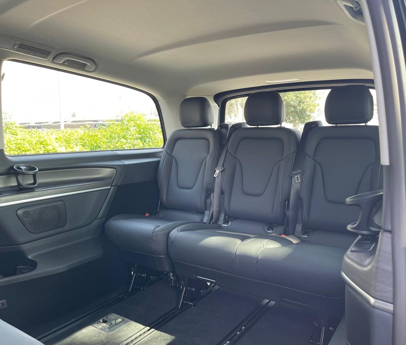مرسيدس بنز V 300 Avantgarde Under Agency Warranty 2026 GCC