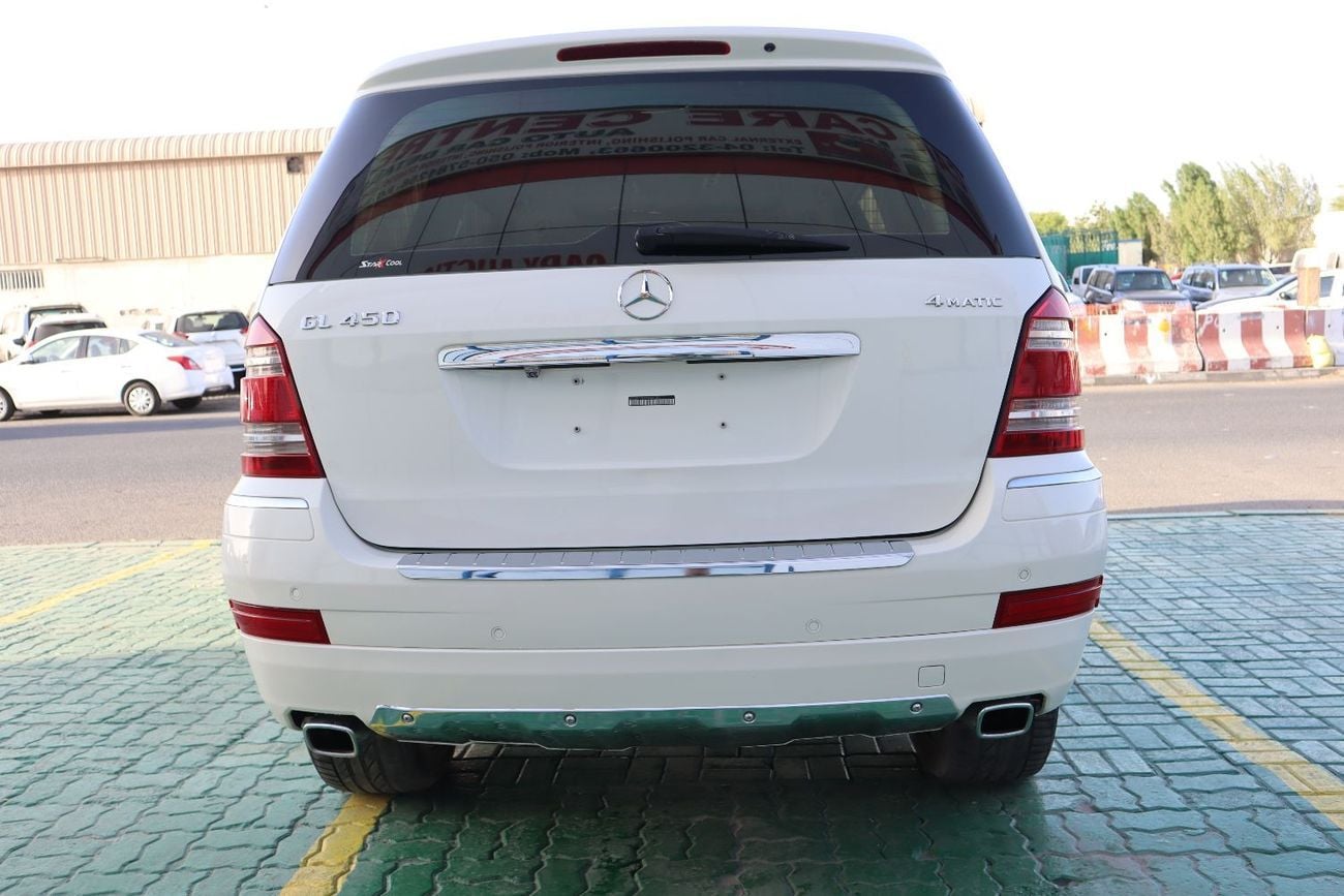 مرسيدس بنز GL 450 Mercedes-Benz GL 450 4.7L GCC FULL OPTION