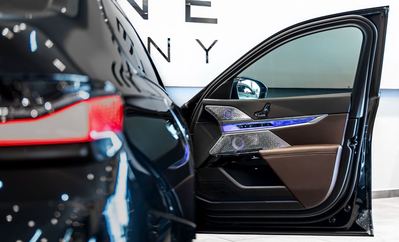 BMW 740Li 2023 BMW 740i, 2028 BMW Warranty + Service Contract, Low KMs, GCC