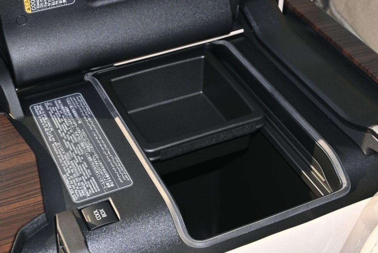 تويوتا لاند كروزر Toyota Land Cruiser 4.0L Petrol GX-R, 4WD, SUV, Model 2023, Color White