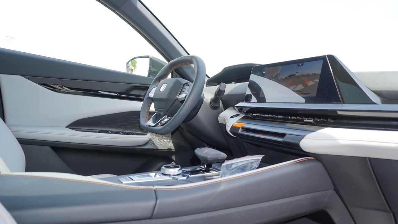 تشنجان Uni V Brand New Uni-V IDD Smart Cool 2024 1.5L Hybrid 2WD |White/Black |N-UNI-V-1.5-24 |FOR EXPORT