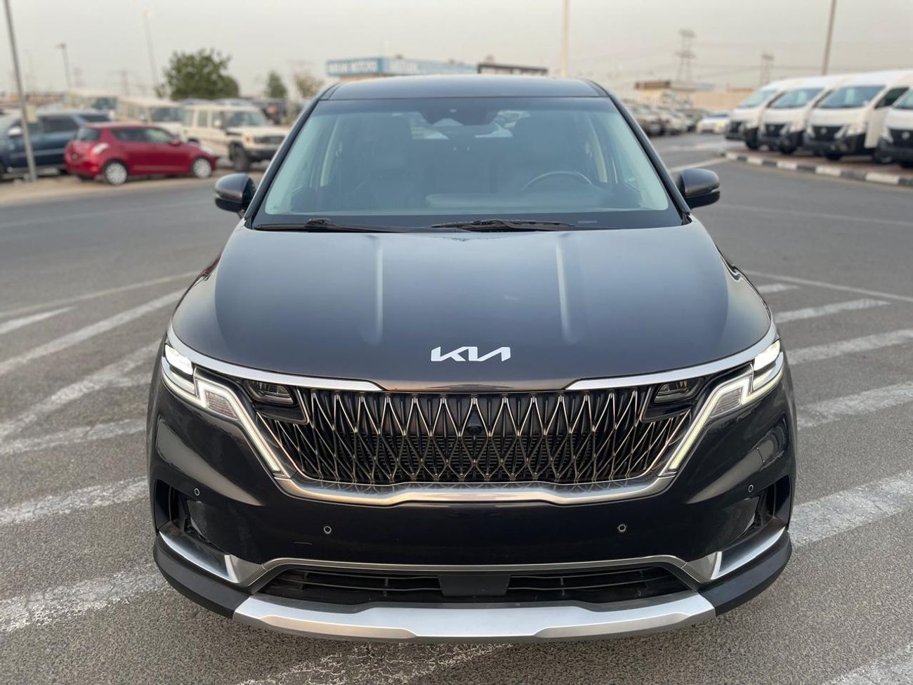 Kia Carnival 2022 EX 3.5L V6 - Full Option - 8 Seater - Front & Rear Radar Sensor - Trunk / Door Ful