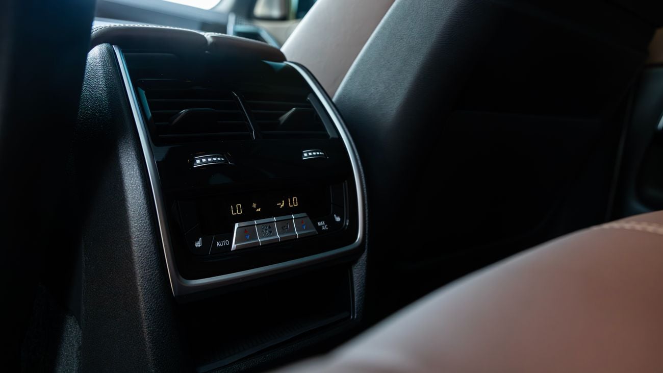 بي أم دبليو X5 BMW X5 M60i 4.4L V8 2024