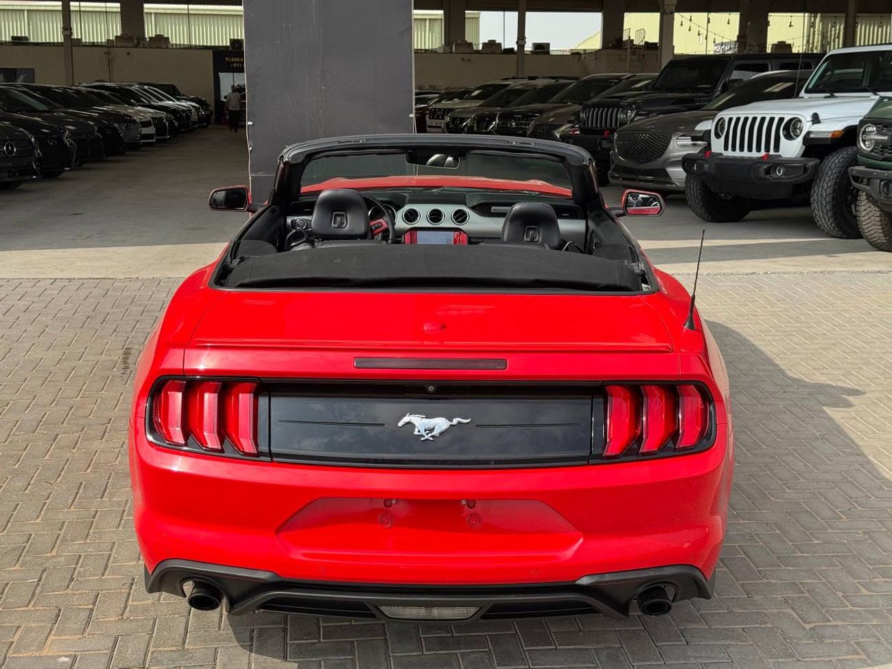 Ford Mustang EcoBoost / 2.3L V4 / BIG SCREEN / RADAR / BLIND SPOTS / REMOTE START / IN PERFECT CONDITION