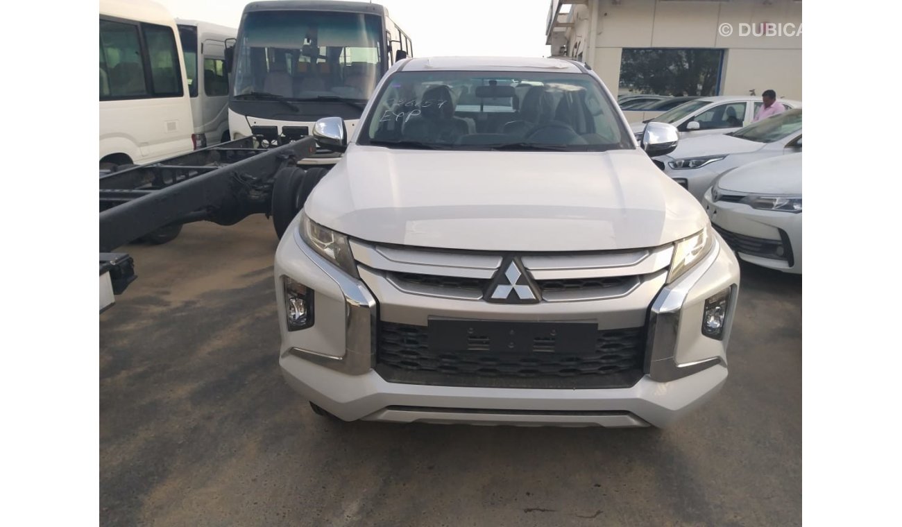 Mitsubishi L200 petrol 4x4