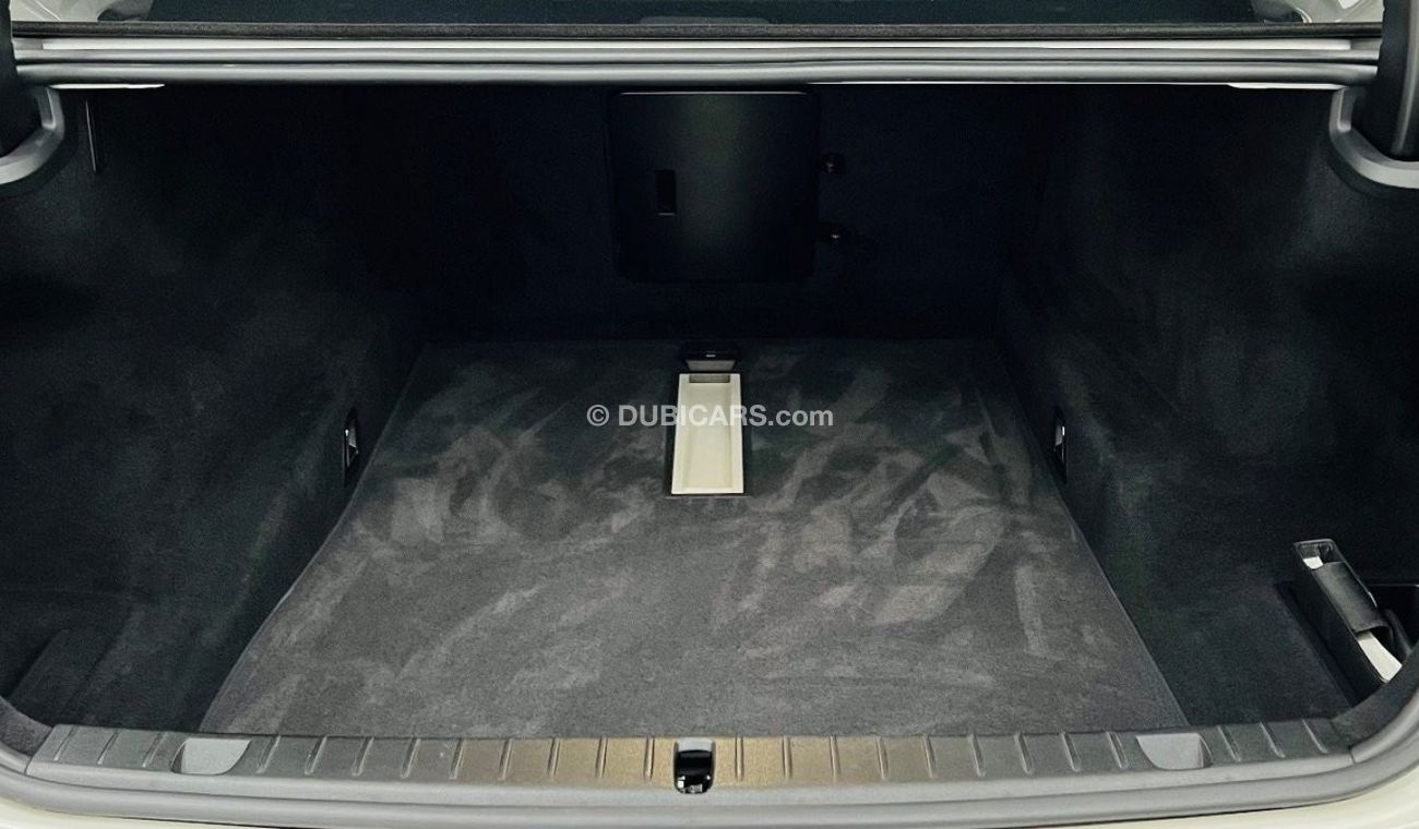 BMW 750Li Luxury Plus GCC .. FSH .. Perfect Condition .. V8 .. Top Range