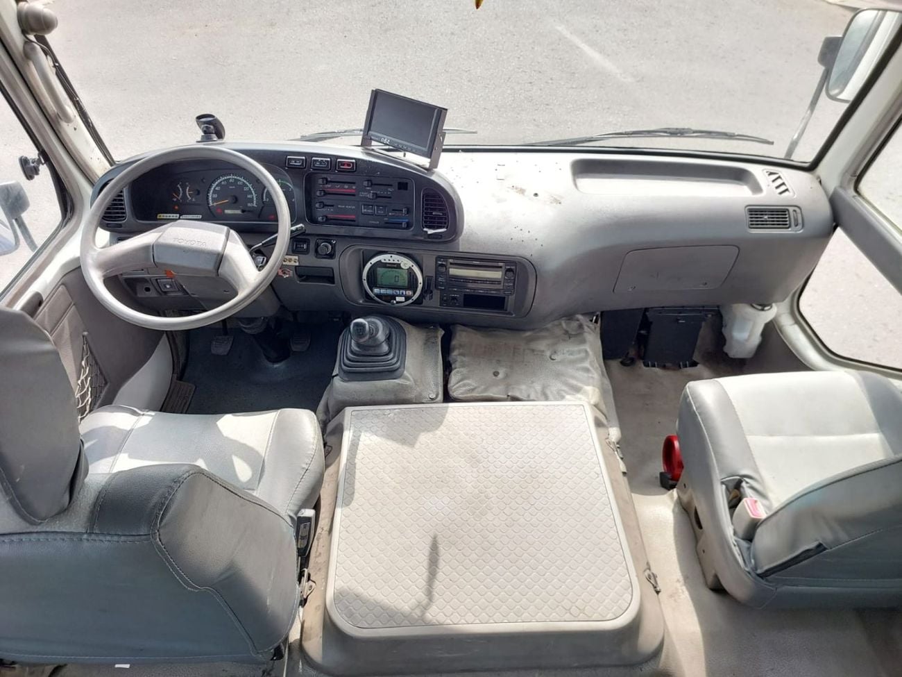 تويوتا كوستر (RAMADAN OFFER) TOYOTA COASTER BUS LHD 2013 MODEL 4.0 L DIESEL MANUAL(PM02167)