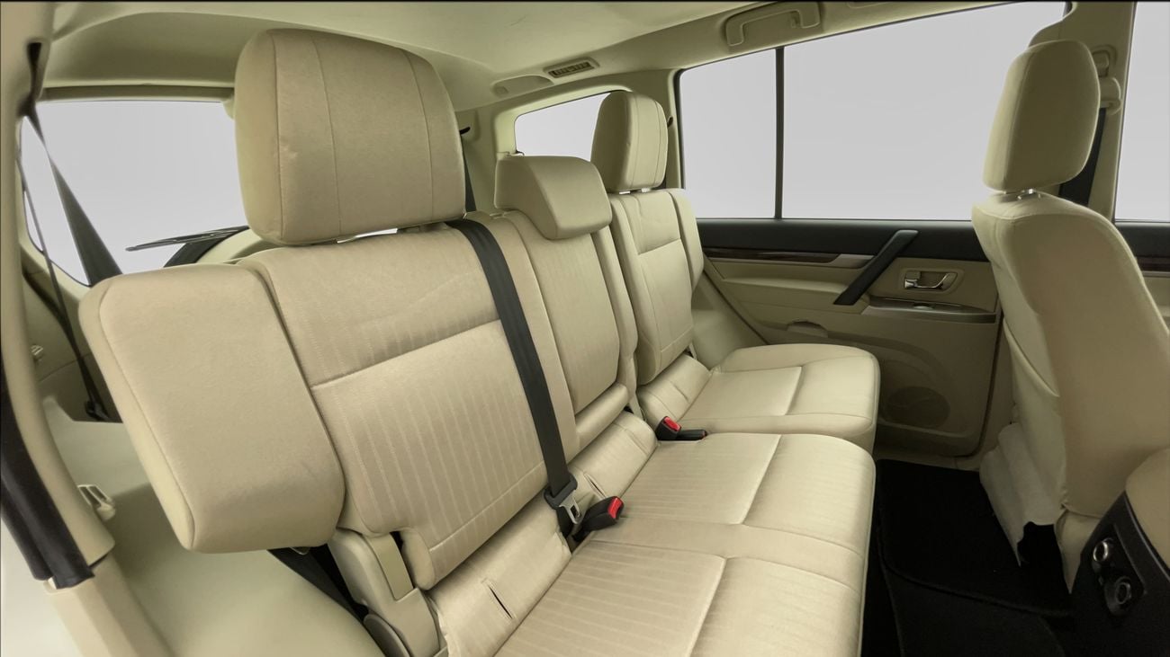 ميتسوبيشي باجيرو GLS MID 3 | بدون دفعة مقدمة | اختبار القيادة في المنزل