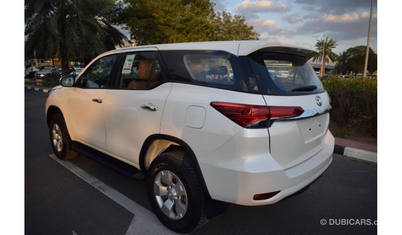 Toyota Fortuner Fortuner 2.7 - 7 seater - 2018 - GCC Specs - Brand New