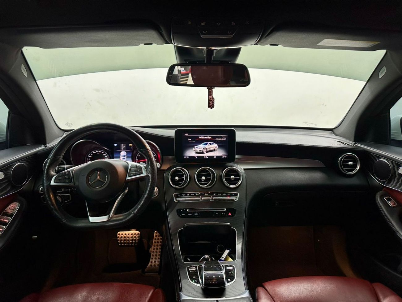 Mercedes-Benz GLC 250 4MATIC 2.0L AED 1,880 / Monthly l Mercedes-Benz GLC 250 4MATIC l Luxury SUV l White