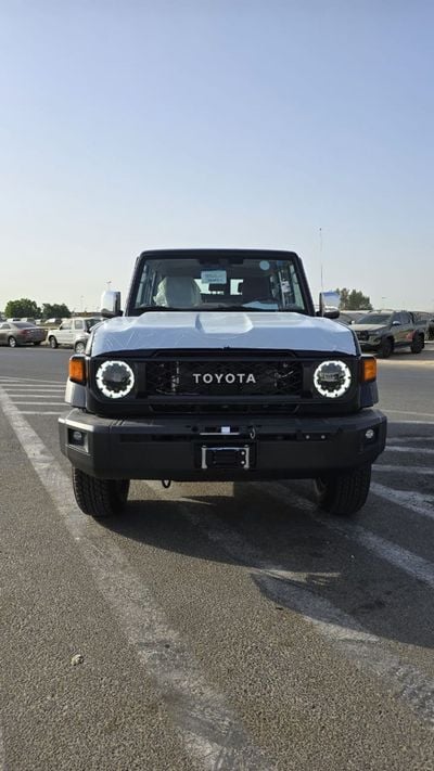 Toyota Land Cruiser 70 LX 4.0
