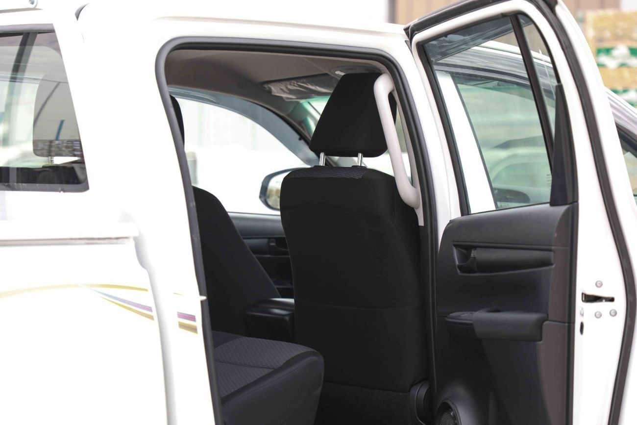 Toyota Hilux 2025 TOYOTA HILUX LOW 2.4 - PLATINUM WHITE PEARL inside BLACK | Export Only