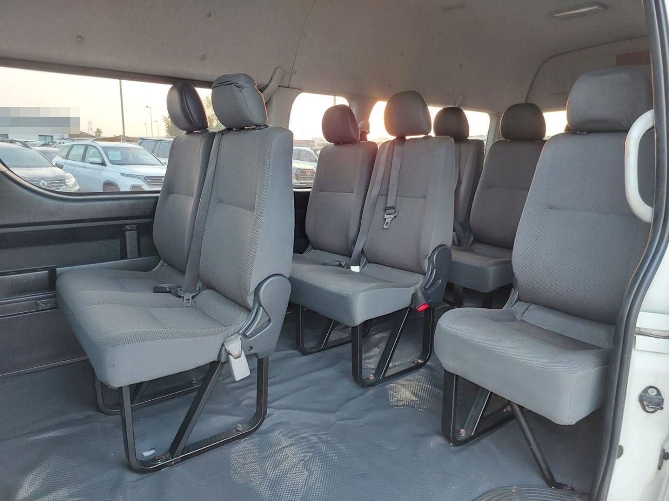 Toyota Hiace TOYOTA HIACE COMMUTER VAN RHD 2015 MODEL 3.0 L DIESEL AUTOMATIC(PM26406)