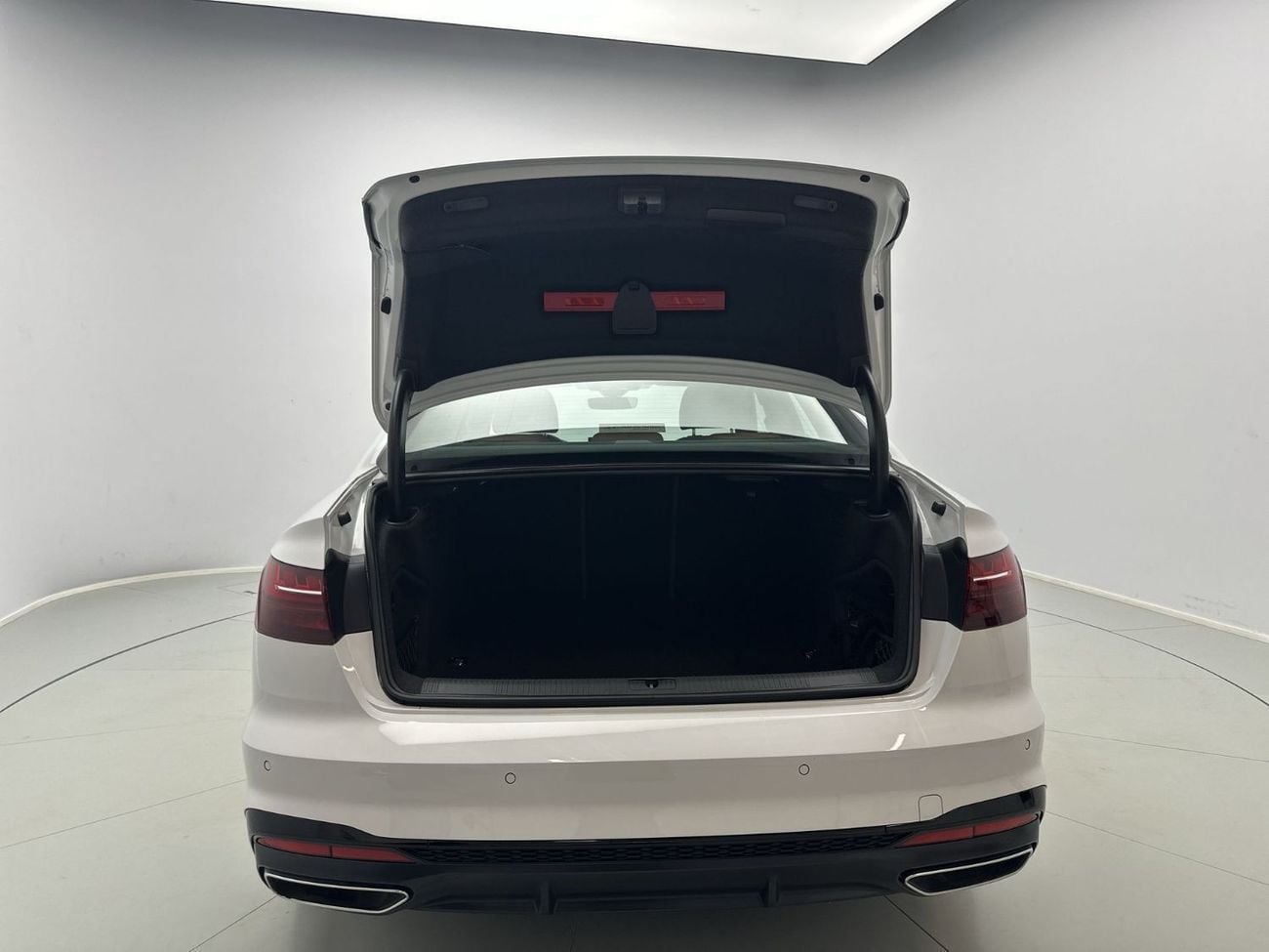 أودي A4 35 TFSI PROGRESS BLACK