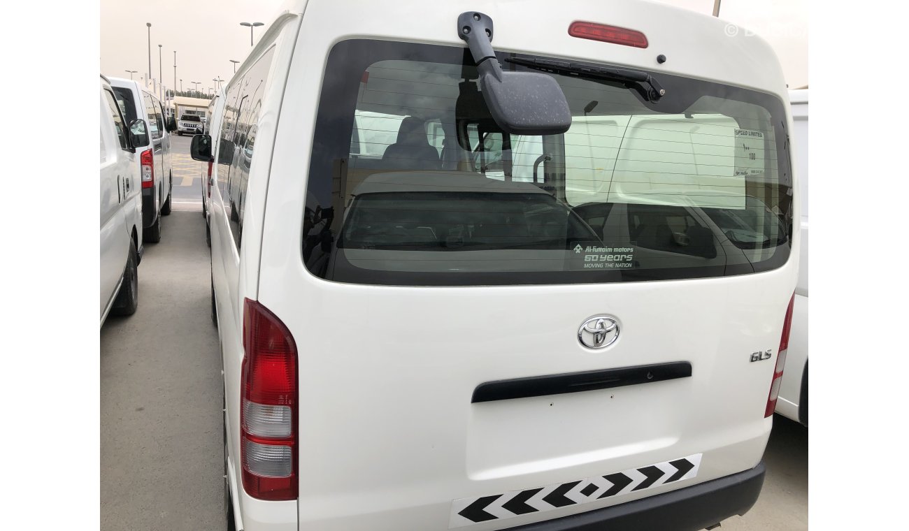 تويوتا هاياس Toyota Hiace Midroof 15 seater,model:2015.Excellent Condition