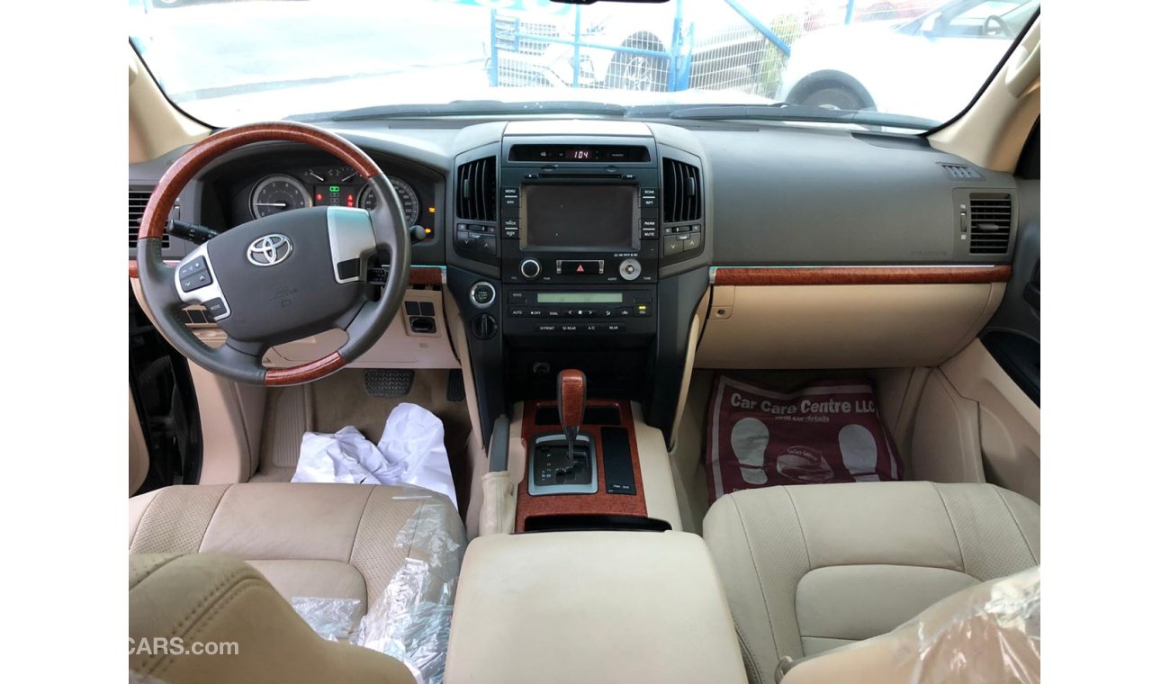 Toyota Land Cruiser 4.0L, Leather Seats, DVD + Rear Camera, Alloy Rims, Sunroof, Power Seats, Push Start, CODE-66285