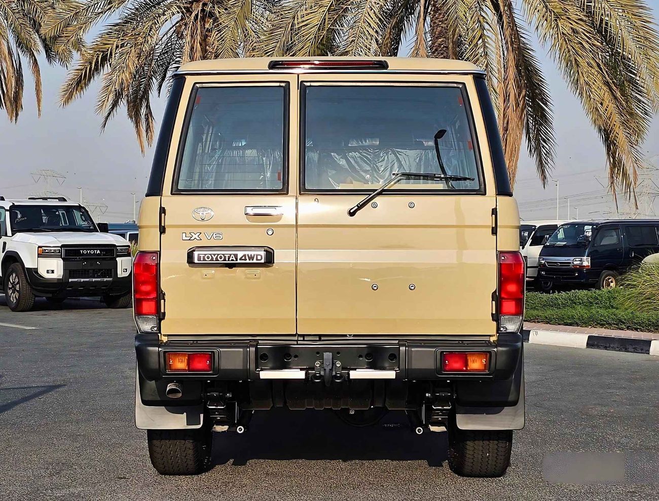 تويوتا لاند كروزر 70 4.0L PETROL V6, WOOD,STEERING / WINCH SNORKEL,HIGH OPTION (CODE# 68030)