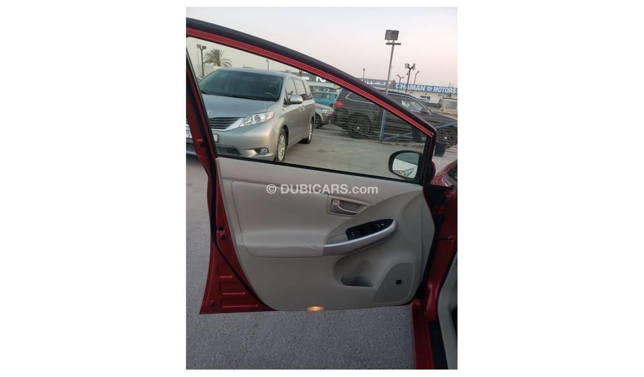 تويوتا برياس 1.8L hybrid  2014