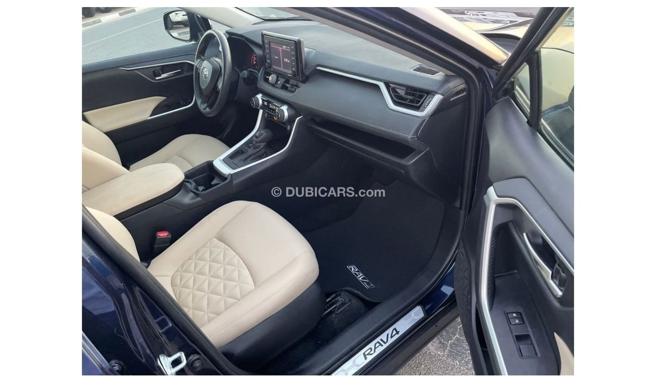 Toyota RAV4 2021 Toyota RAV4 XLE - 2.5L V4 MidOption+
