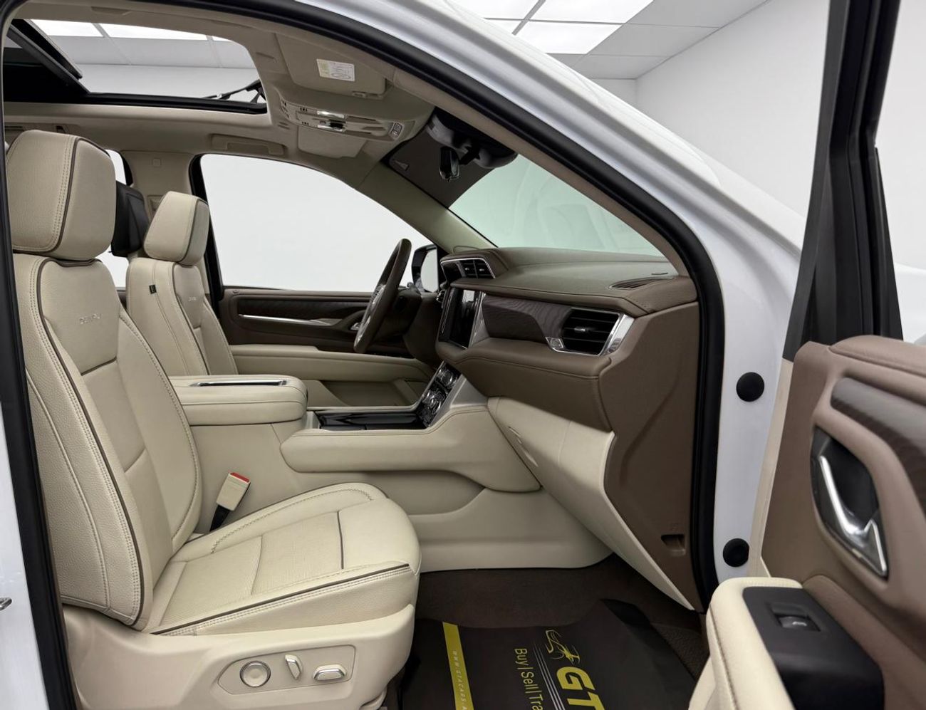 GMC Yukon 6.2 V8 Denali (AWD) 2023 GMC Yukon Denali, 2028 GMC Warranty + Service Pack, Full GMC Service Histor