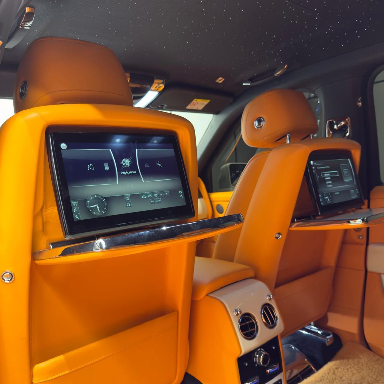 Rolls Royce Cullinan  Silver Badge | 2026 Facelift Kit | GCC Specs | Service Contract