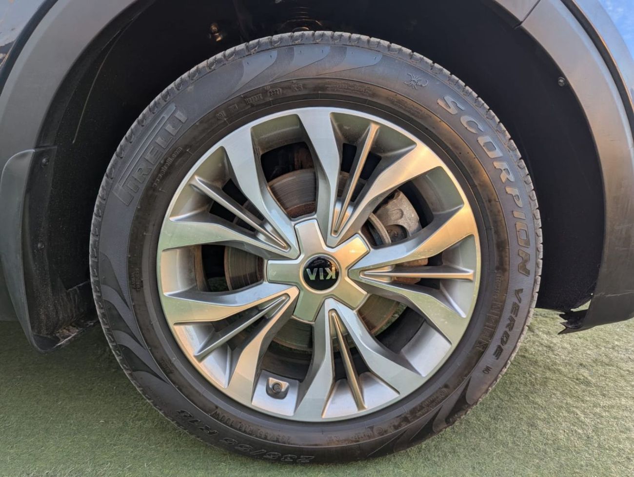 كيا سورينتو Base 2.4L AWD KIA SORENTO 2019 V4 engine 2.4 American clean title no any work required just buy and