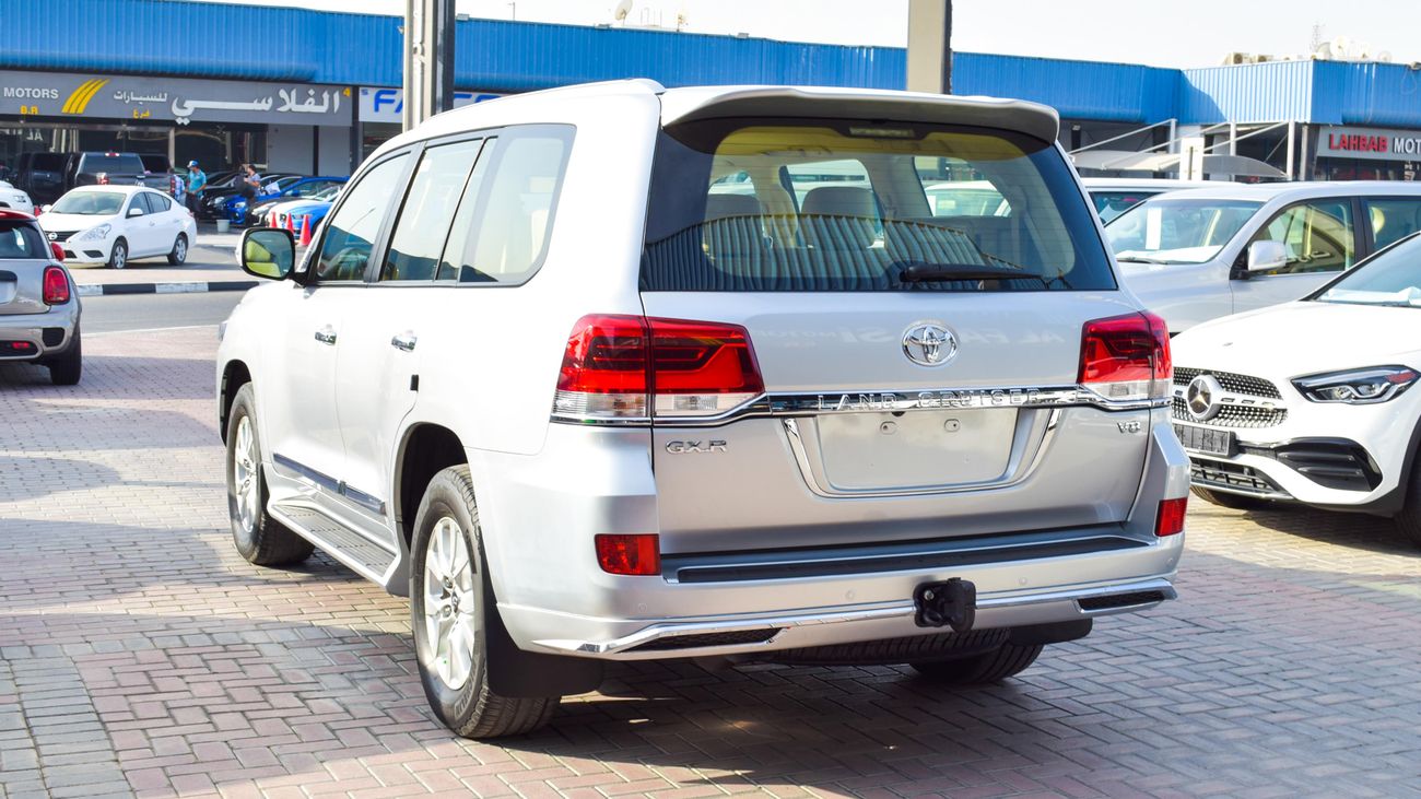 Toyota Land Cruiser GXR V8