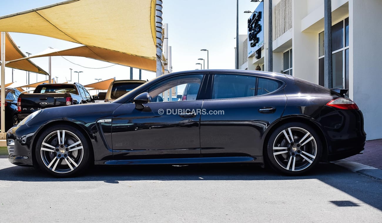 بورش باناميرا Porsche Panamera 4 AWD Full Service History GCC