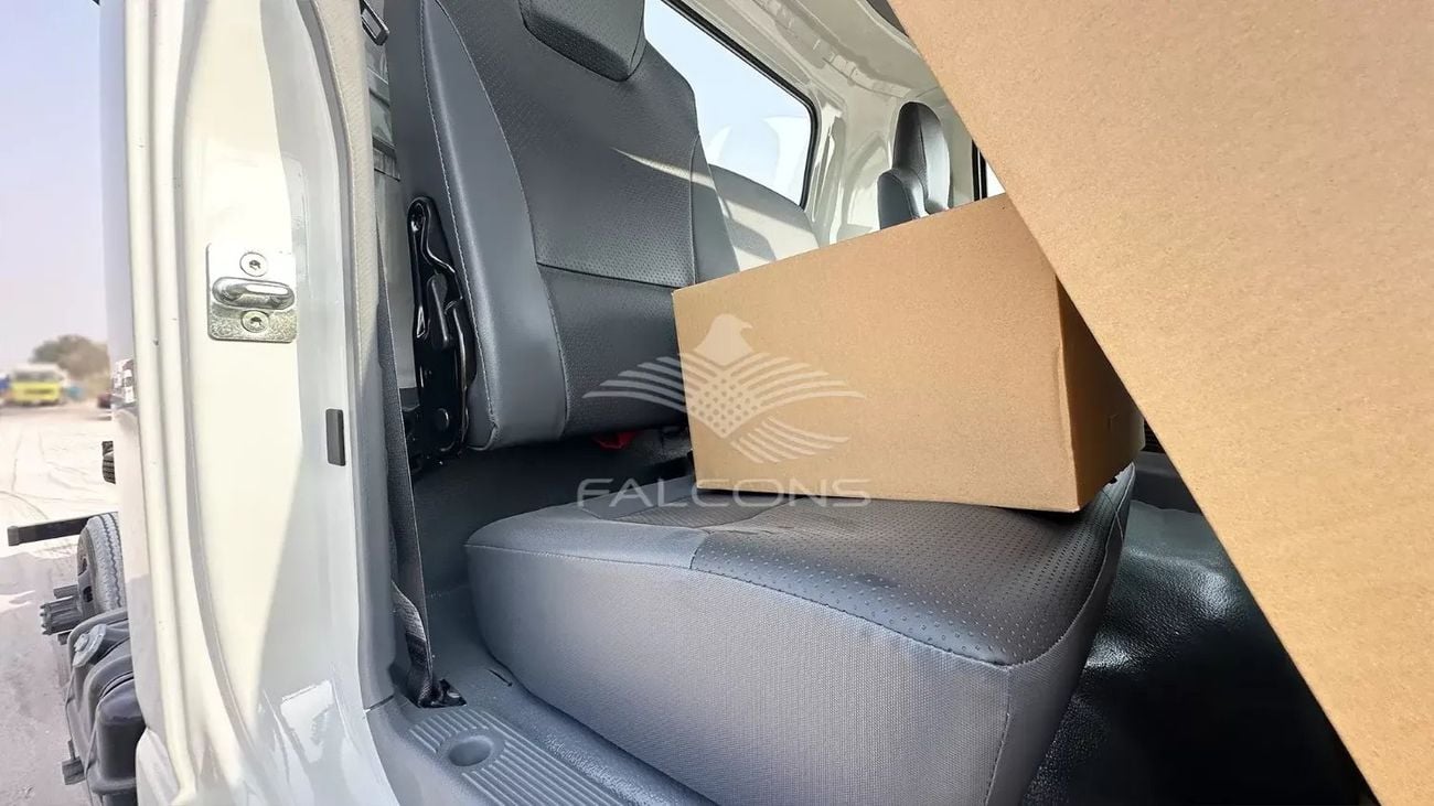 إيسوزو NPR 4.6L 71H Chassis Cab | Manual Diesel | 3.5T Payload